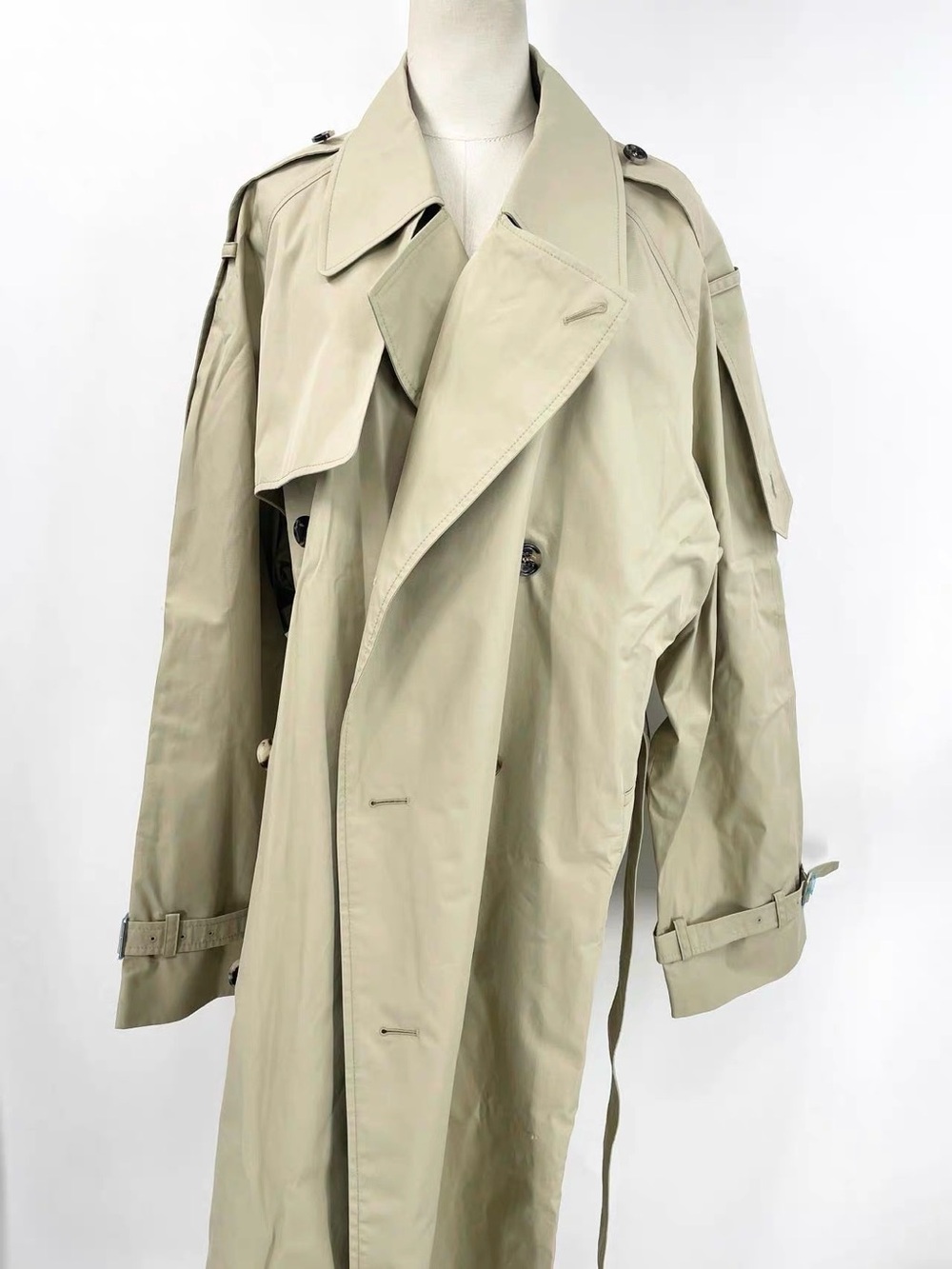 Burberry women's Beige Trench Coat - Picture 6 of 16